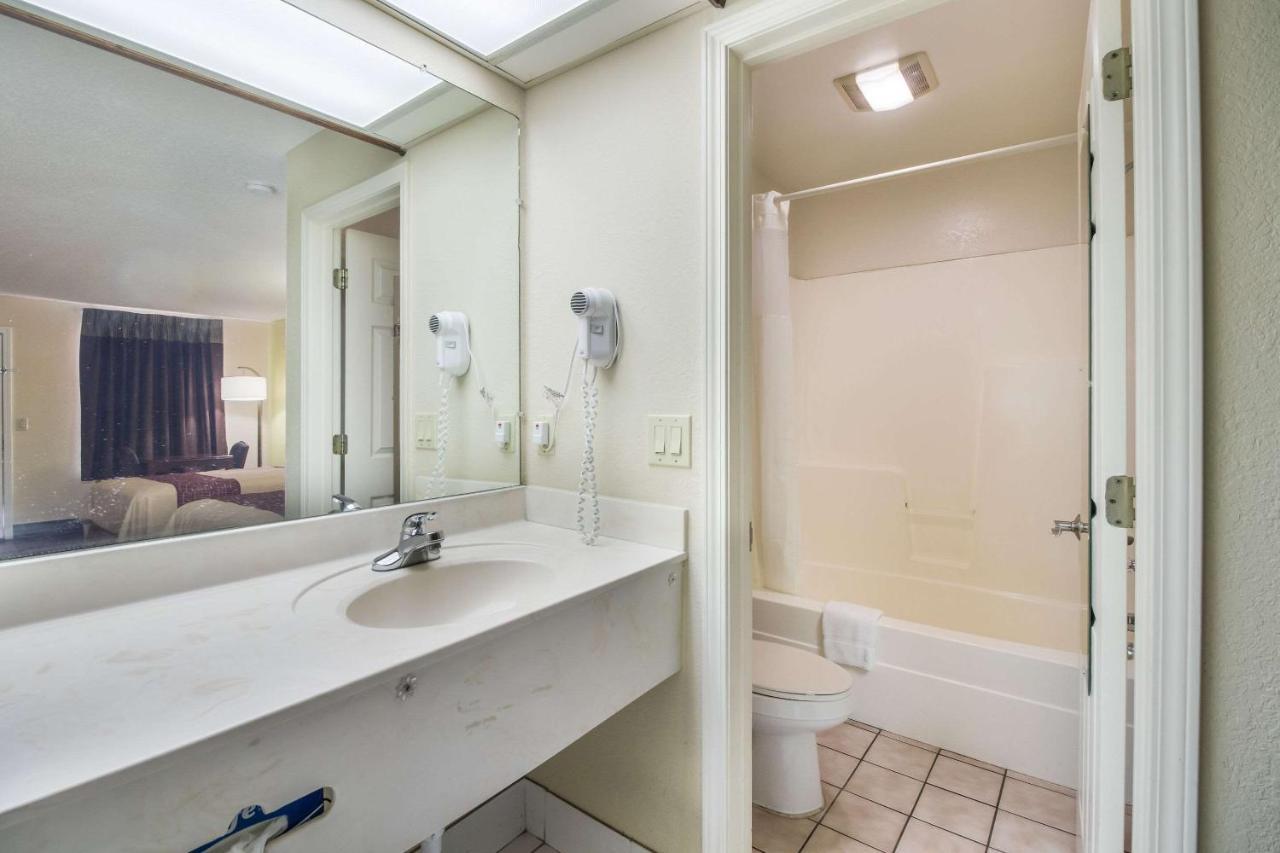Rodeway Inn Bolivar Ngoại thất bức ảnh